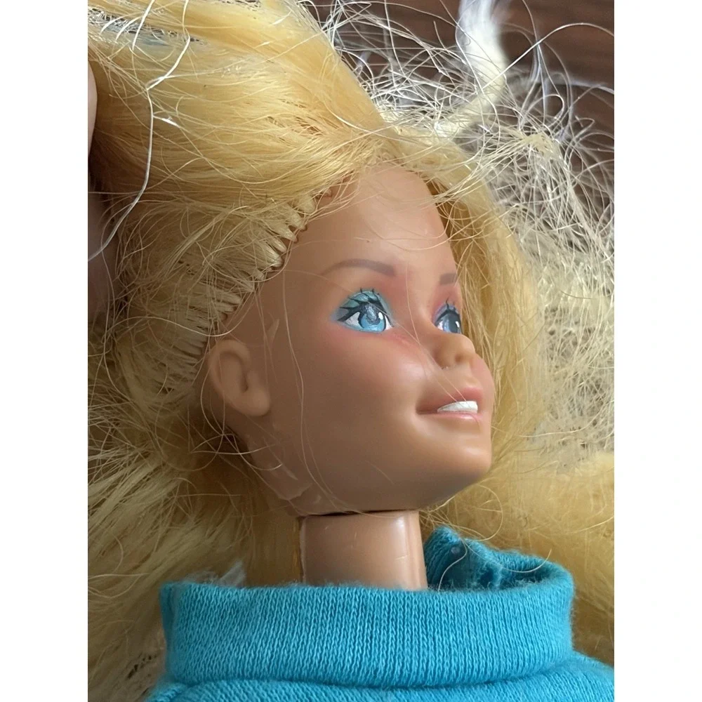 Vintage Mattel Barbie Doll 1966 TNT‎ Body University Blue White Outfit